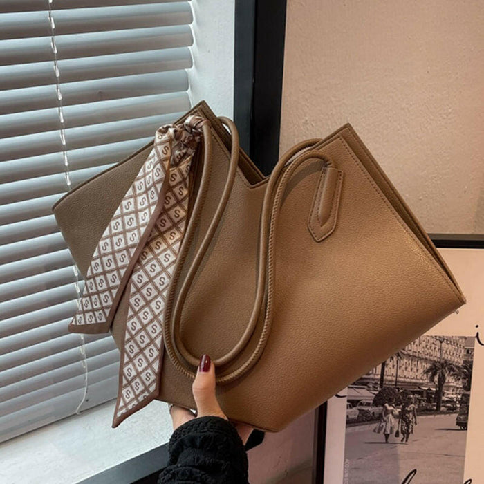 Large capacity niche fashion shoulder bag