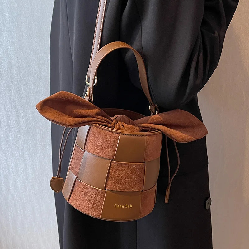 Women's Pail Bag 2023 New Bow Party Cross-body Bag Frosted Woven Portable Bucket Bag 3D Handbag Lovely Chocolate Cylindrical Bag