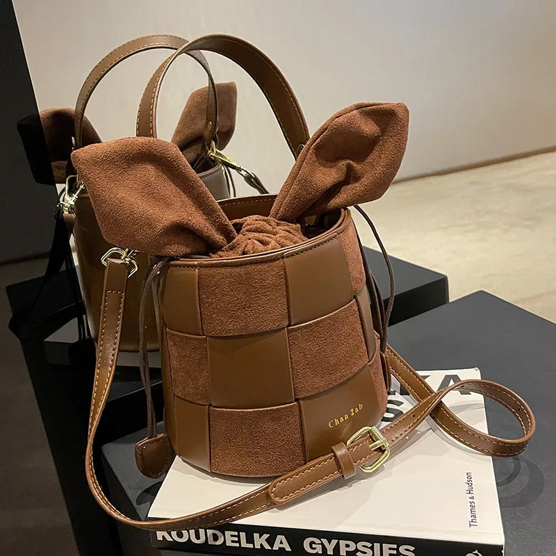 Women's Pail Bag 2023 New Bow Party Cross-body Bag Frosted Woven Portable Bucket Bag 3D Handbag Lovely Chocolate Cylindrical Bag
