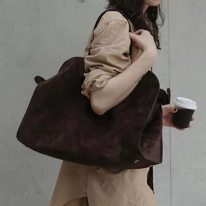 2024 High-End Niche Design Handbags Outdoor Travel Bags Autumn and Winter New High-Capacity Retro Commuter Handbags Ladies